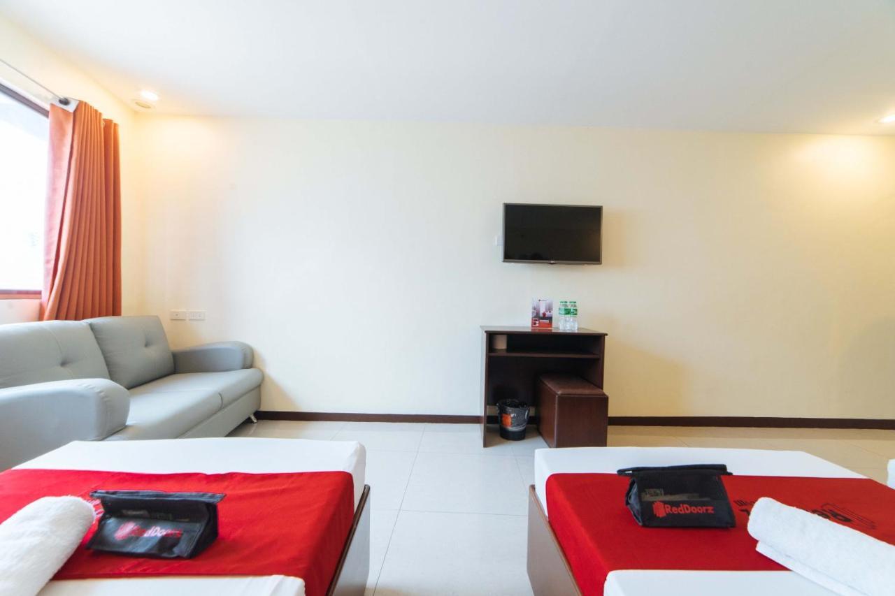 Reddoorz Near Victoria Mall Davao Экстерьер фото