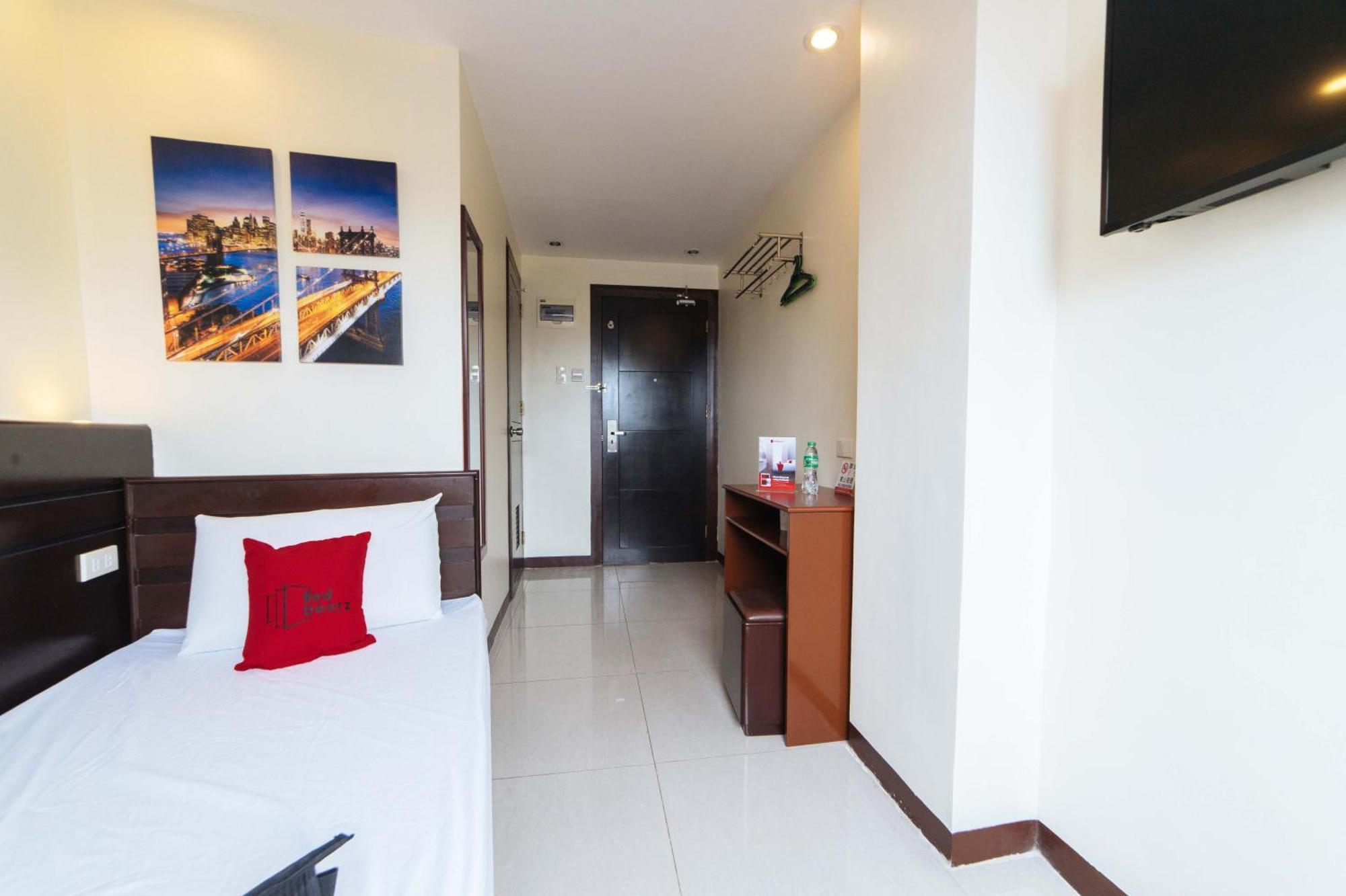 Reddoorz Near Victoria Mall Davao Экстерьер фото